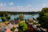 Rd 50 Meter zum See - Mit externem Wasserzugang und Bootssteg! Energieeffizienz-Neubau-Stadtvilla in Seenähe von Senzig