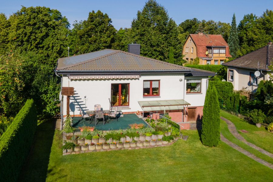 Bungalow Gartenseite