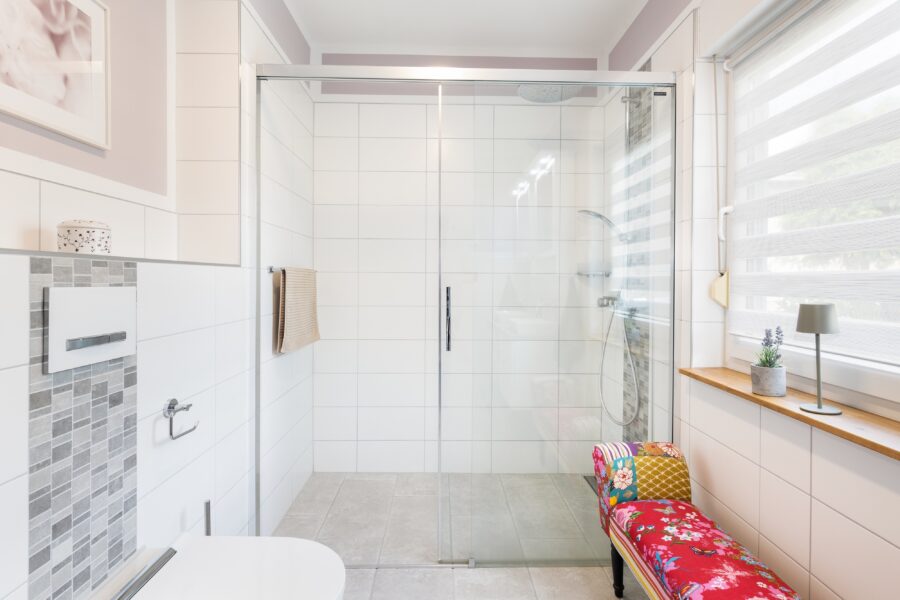 Bodengleiche Echtglas-Dusche