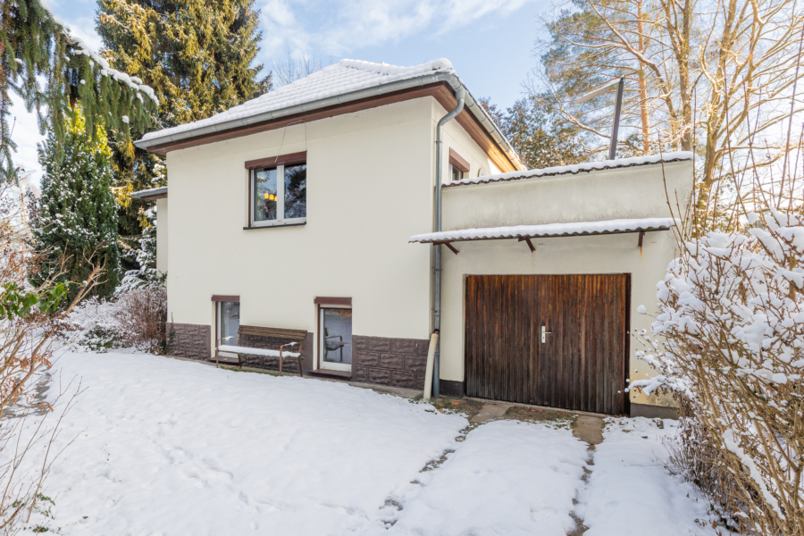 Einfamilienhaus mit Garage