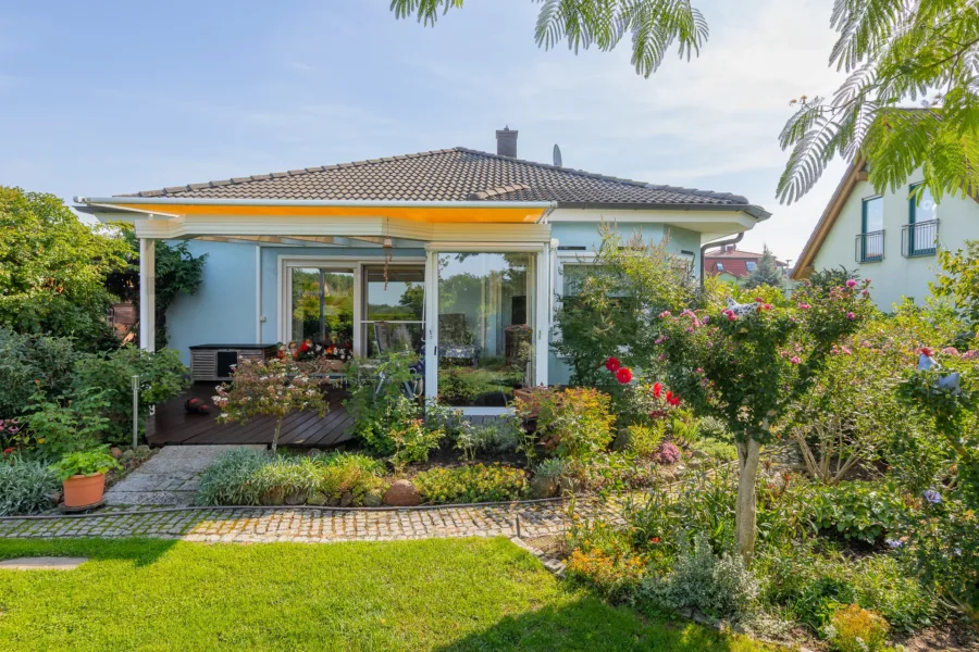 Blick vom Garten aufs Haus