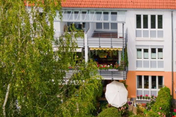 Mit Südbalkon, Stellplatz, Keller, Einbauküche, Abstellraum: Helle/freundliche Wohnung in Schöneiche, 15566 Schöneiche bei Berlin, Wohnung