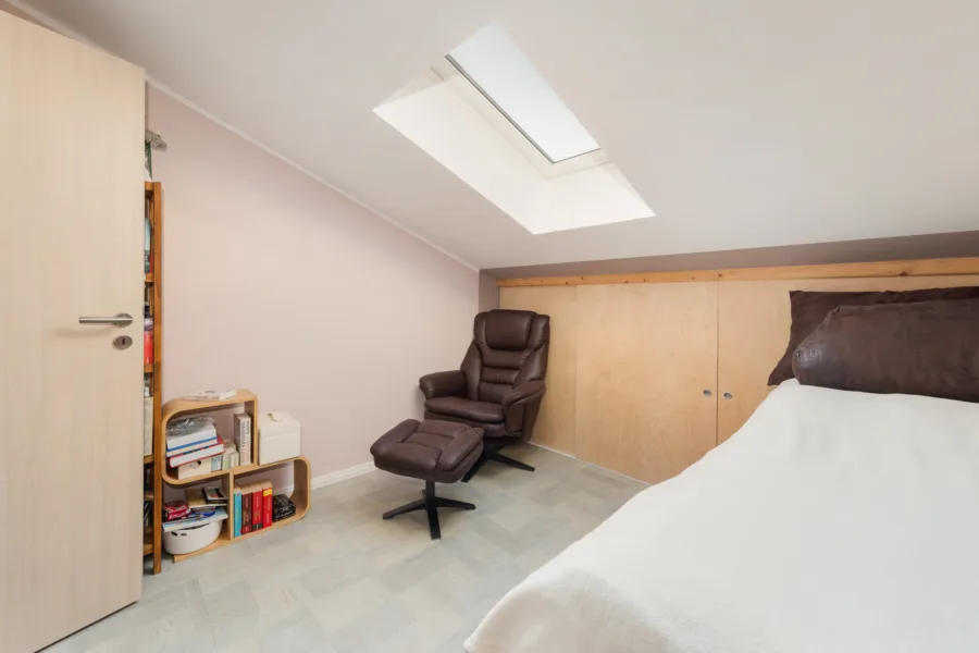 Schlafzimmer III