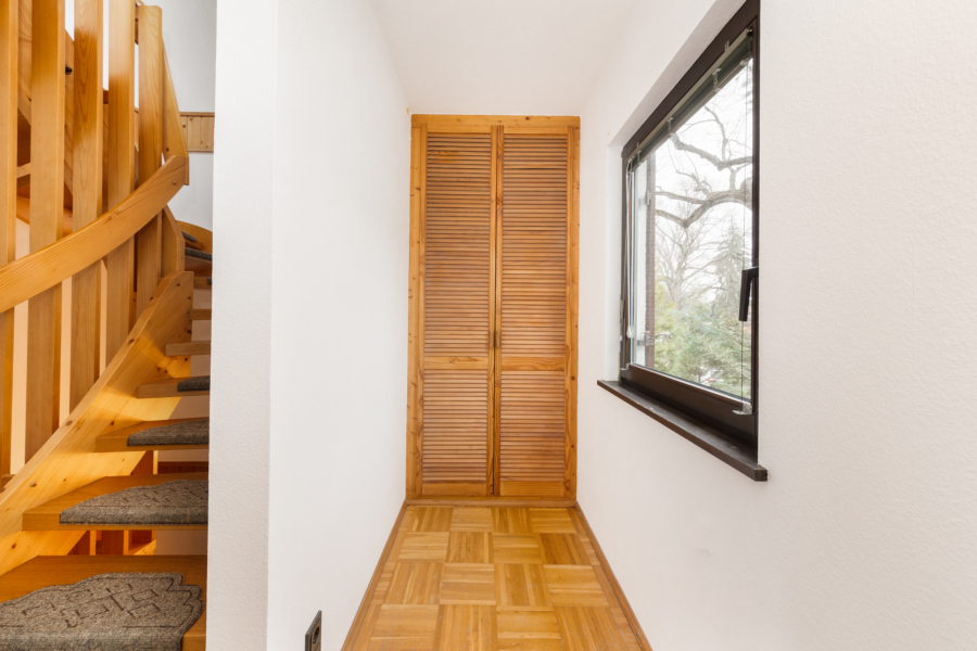 Einbauschrank im Flur II