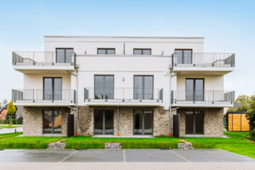 Balkon-Neubau-Wohnung mit Stellplätzen, Fußbodenheizung, Abstellraum: Wohnung zentral in Fredersdorf, 15370 Fredersdorf-Vogelsdorf, Etagenwohnung