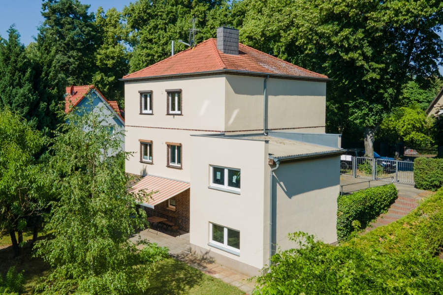 Mit Terrasse und Garage