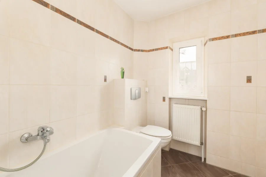 Bad mit Badewanne